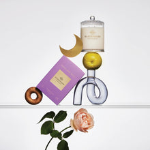 Load image into Gallery viewer, MOON AND BACK 380g Candle Sugar Dust &amp; Lilly
